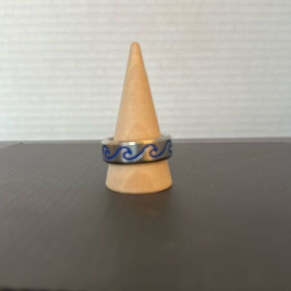 Other - Stainless steel blue wave cut ring